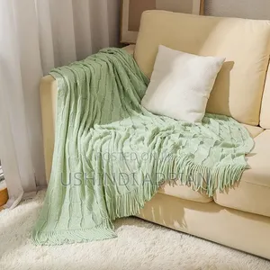 THROW BLANKETTsh 60,000/= TU!