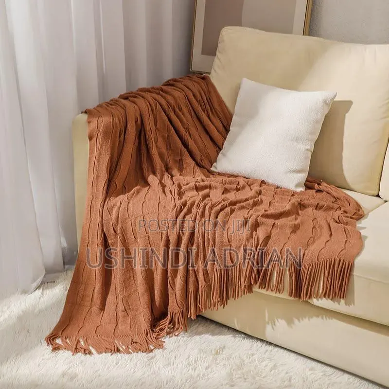 THROW BLANKETTsh 60,000/= TU!