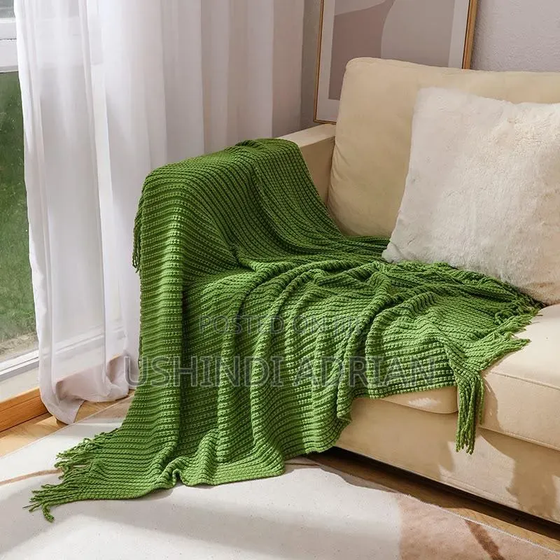 THROW BLANKETTsh 60,000/= TU!