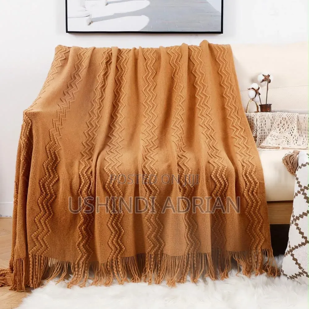 THROW BLANKETTsh 60,000/= TU!