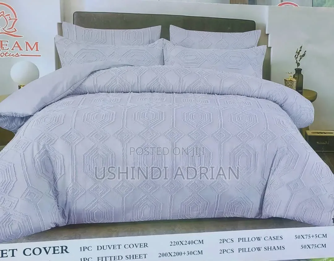 king Size Cotton Bed Set
duvet Cover—1
shuka—1
foronya—4