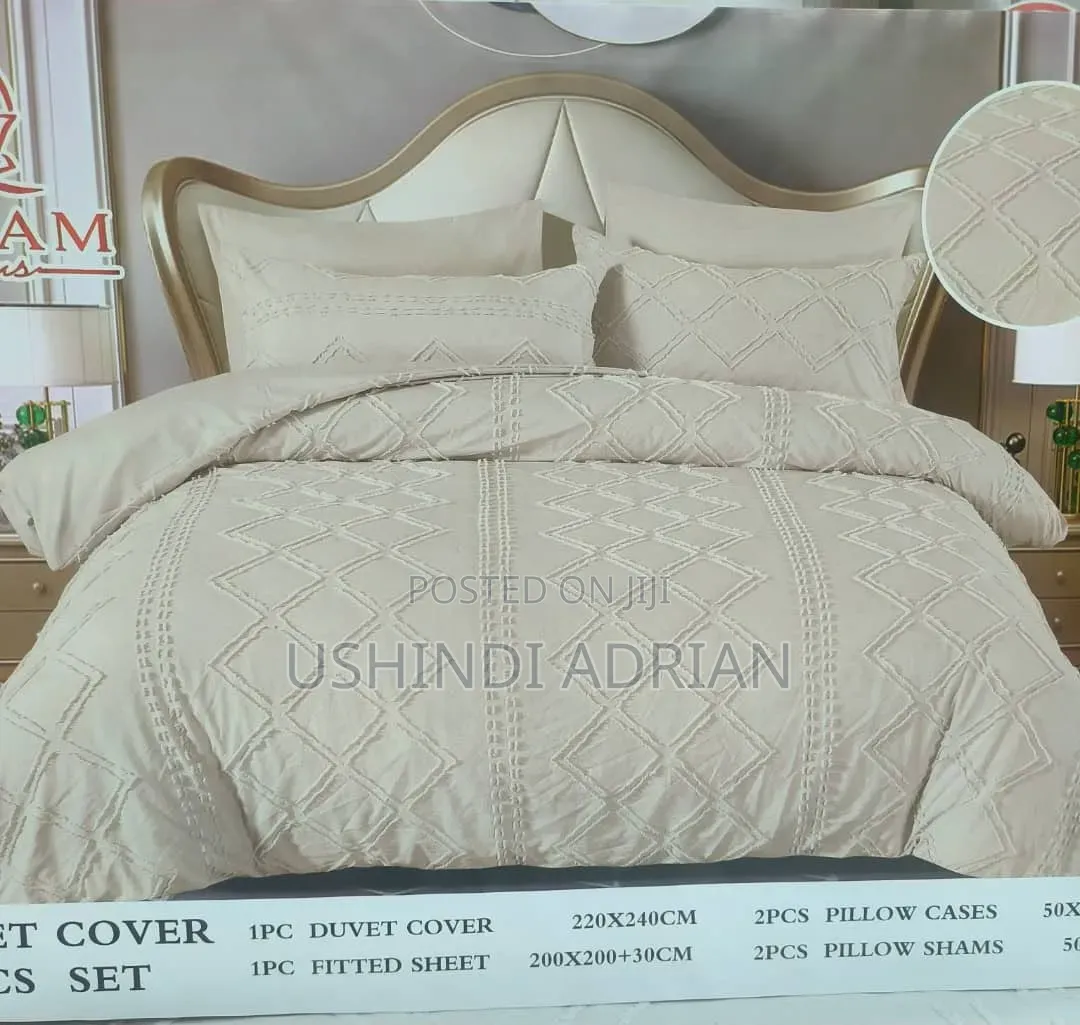 king Size Cotton Bed Set
duvet Cover—1
shuka—1
foronya—4