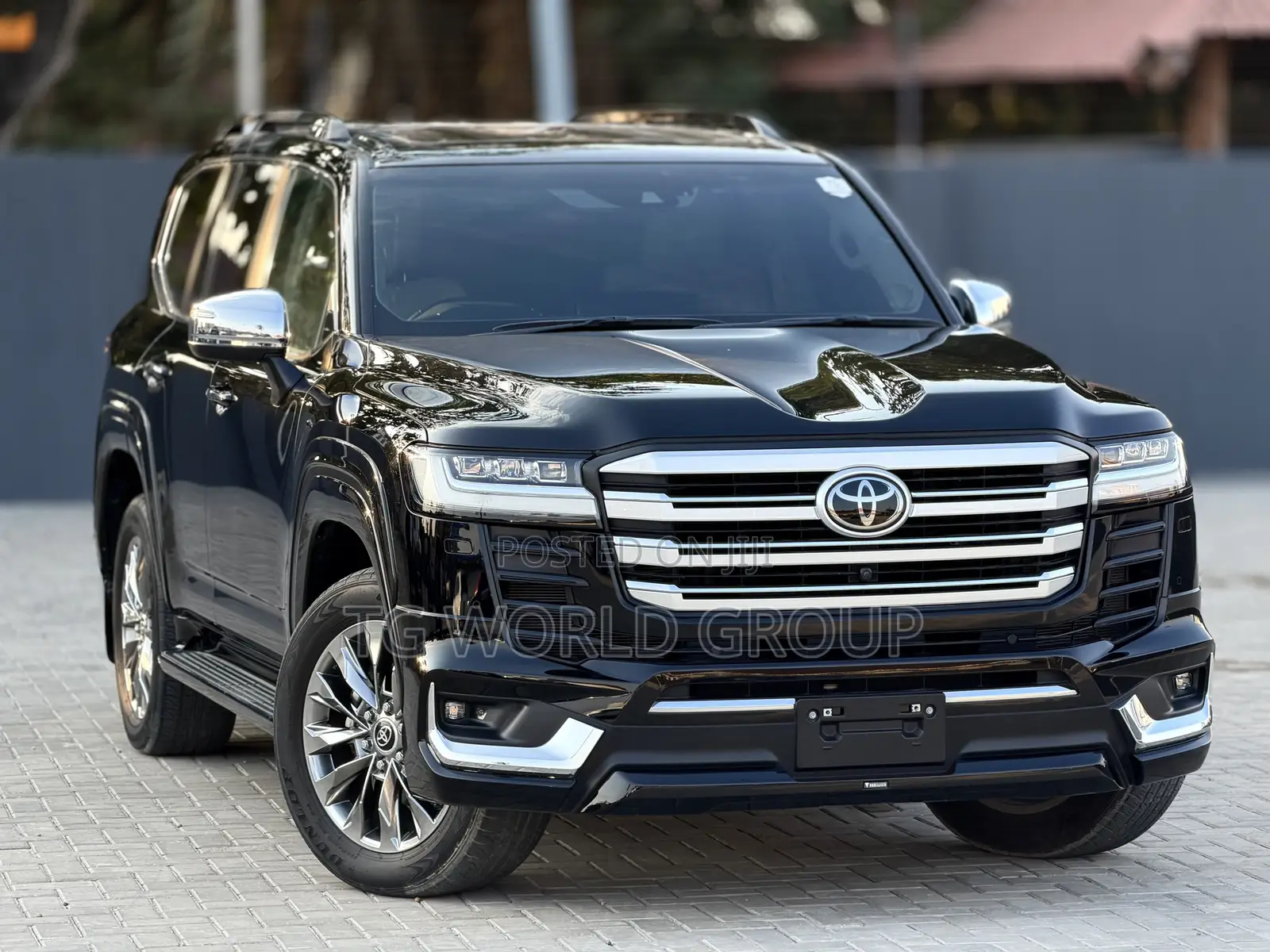 Toyota Land Cruiser LC300 2023 Black