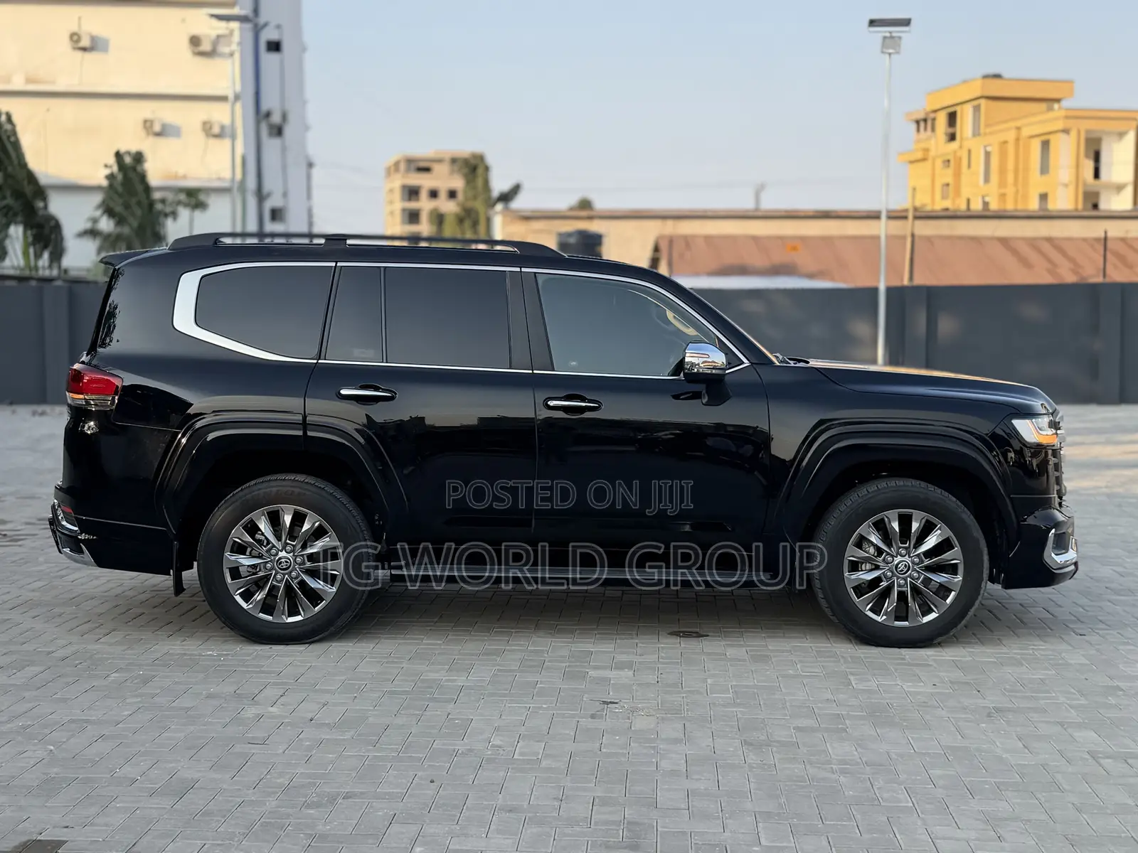 Toyota Land Cruiser LC300 2023 Black