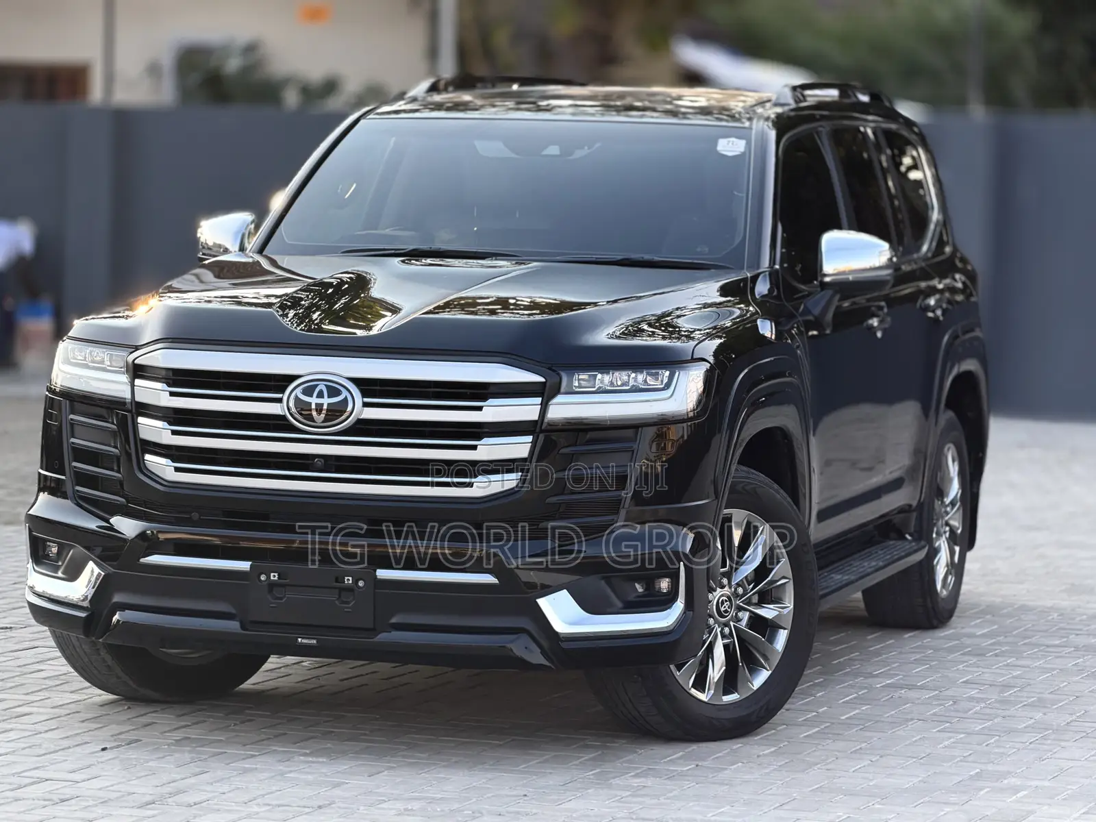 Toyota Land Cruiser LC300 2023 Black