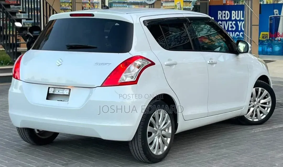 Suzuki Swift 2012 White