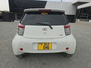 Toyota iQ 2008 White