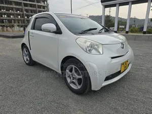 Toyota iQ 2008 White