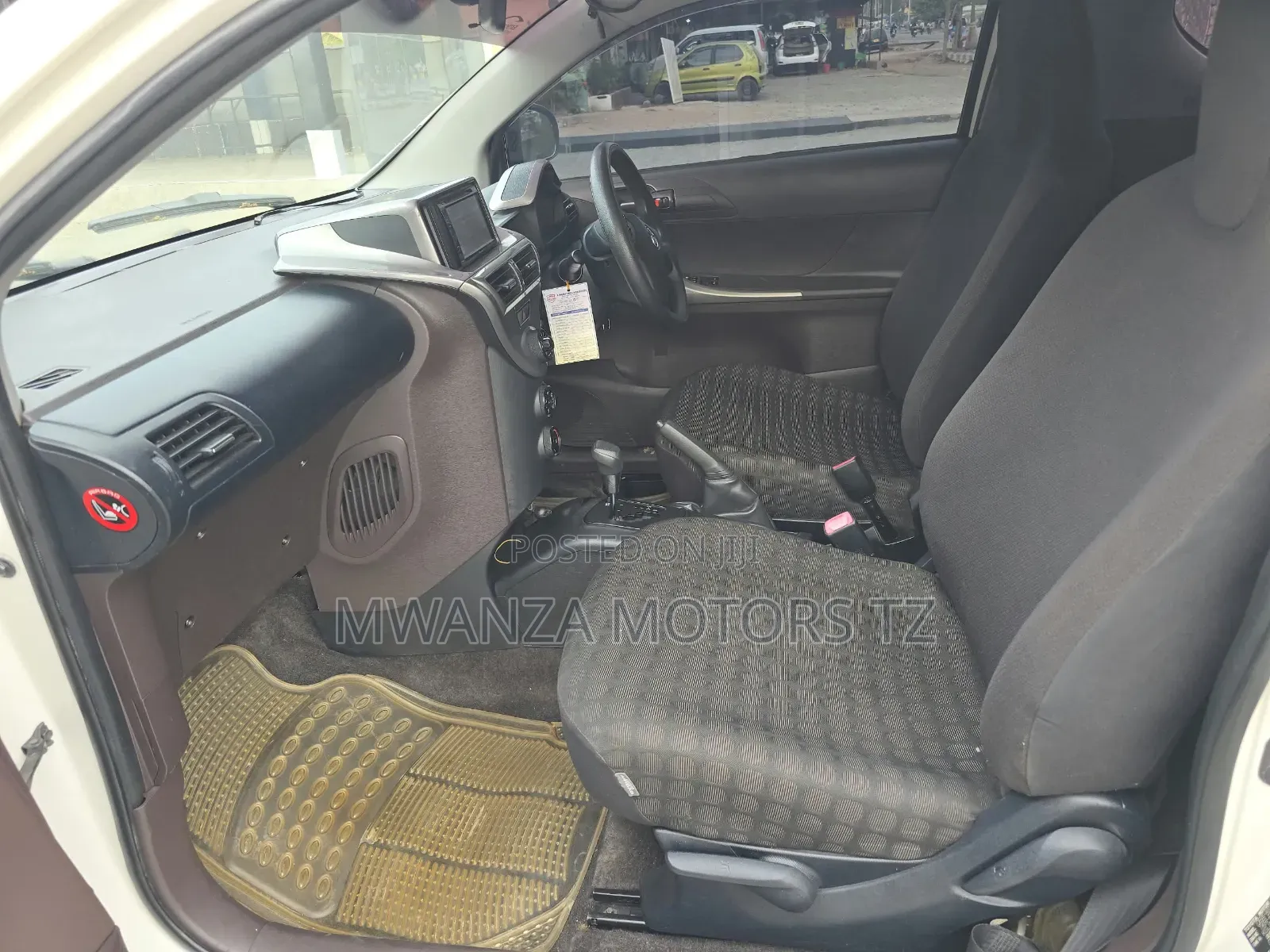 Toyota iQ 2008 White