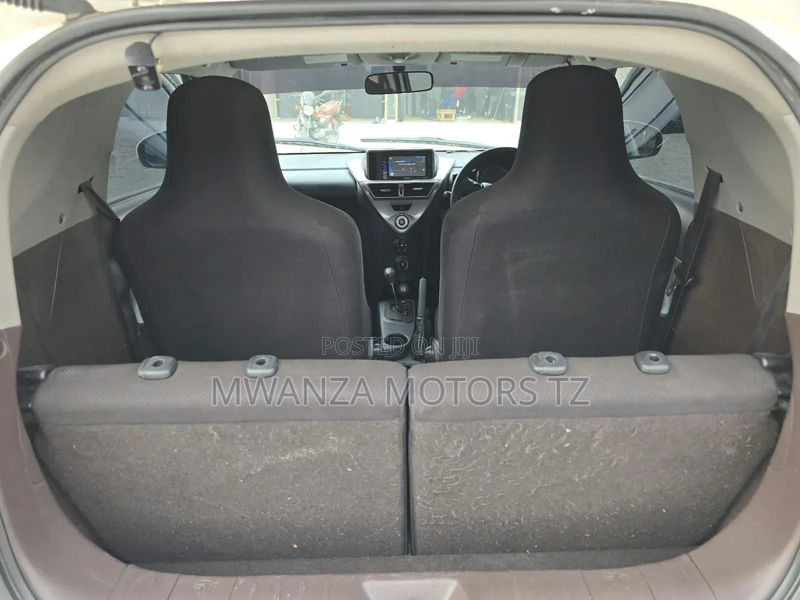 Toyota iQ 2008 White
