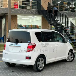 Toyota Ractis 2006 White