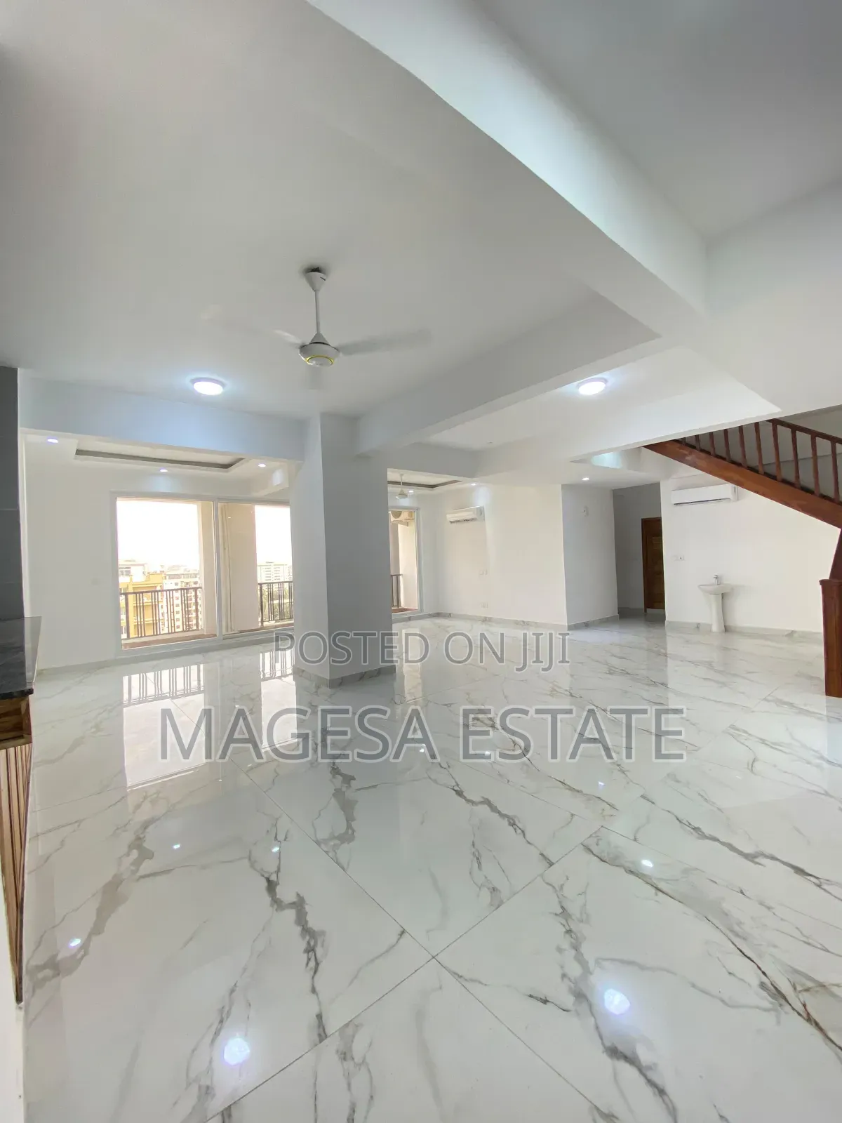 5bdrm Penthouse in Upanga for rent