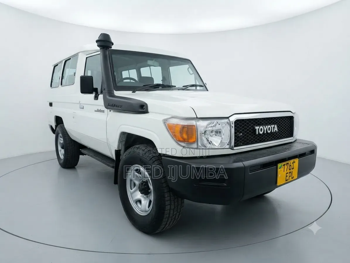Toyota Land Cruiser 2012 White