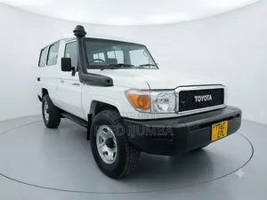 Toyota Land Cruiser 2012 White