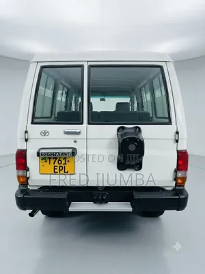 Toyota Land Cruiser 2012 White