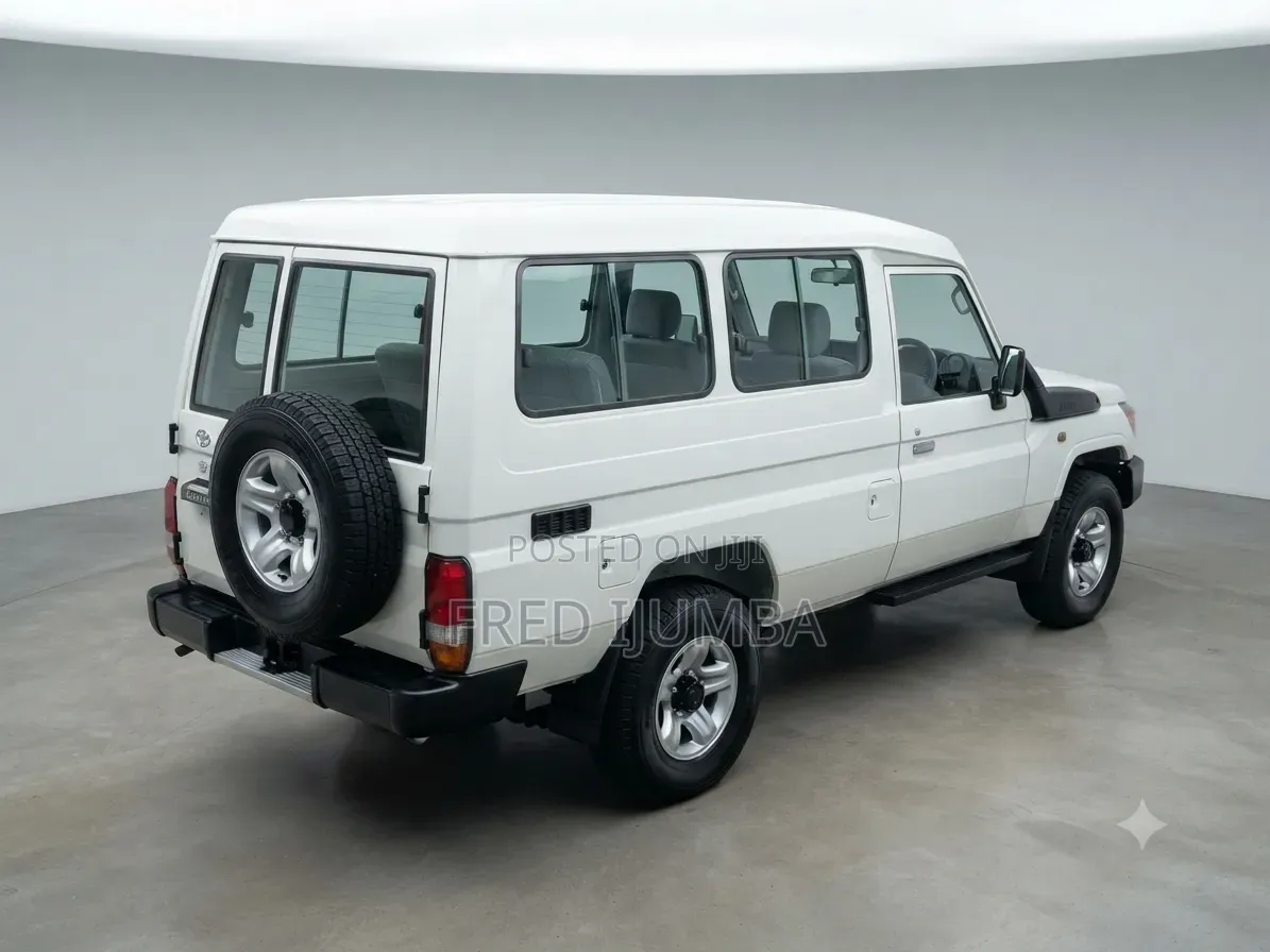 Toyota Land Cruiser 2012 White