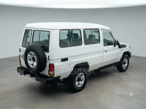 Toyota Land Cruiser 2012 White
