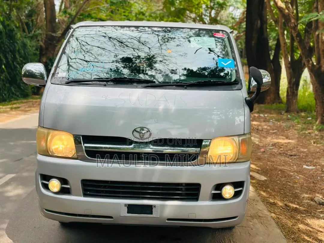 Toyota HiAce 2006 Silver
