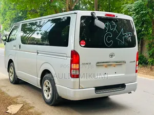 Toyota HiAce 2006 Silver