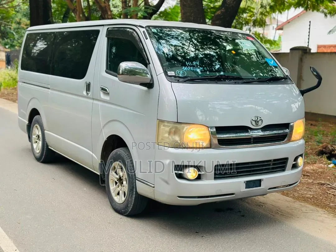 Toyota HiAce 2006 Silver