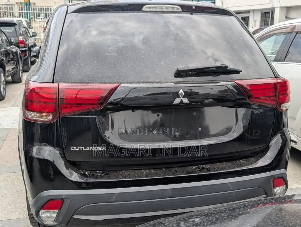 Mitsubishi Outlander 2015 Black
