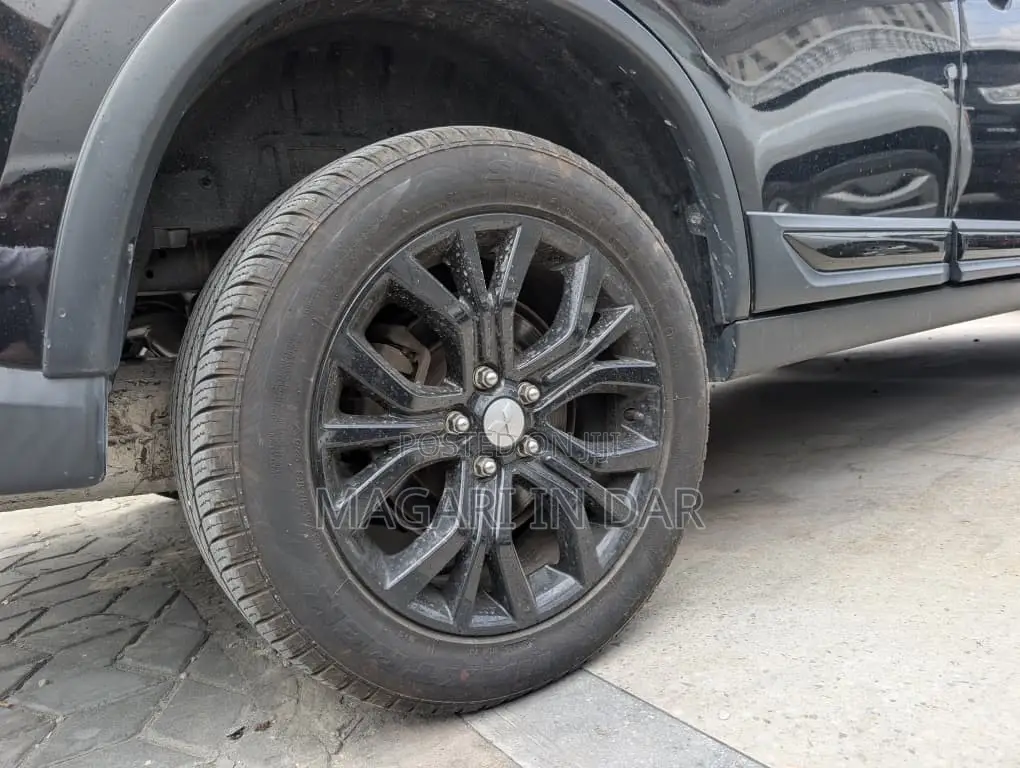 Mitsubishi Outlander 2015 Black