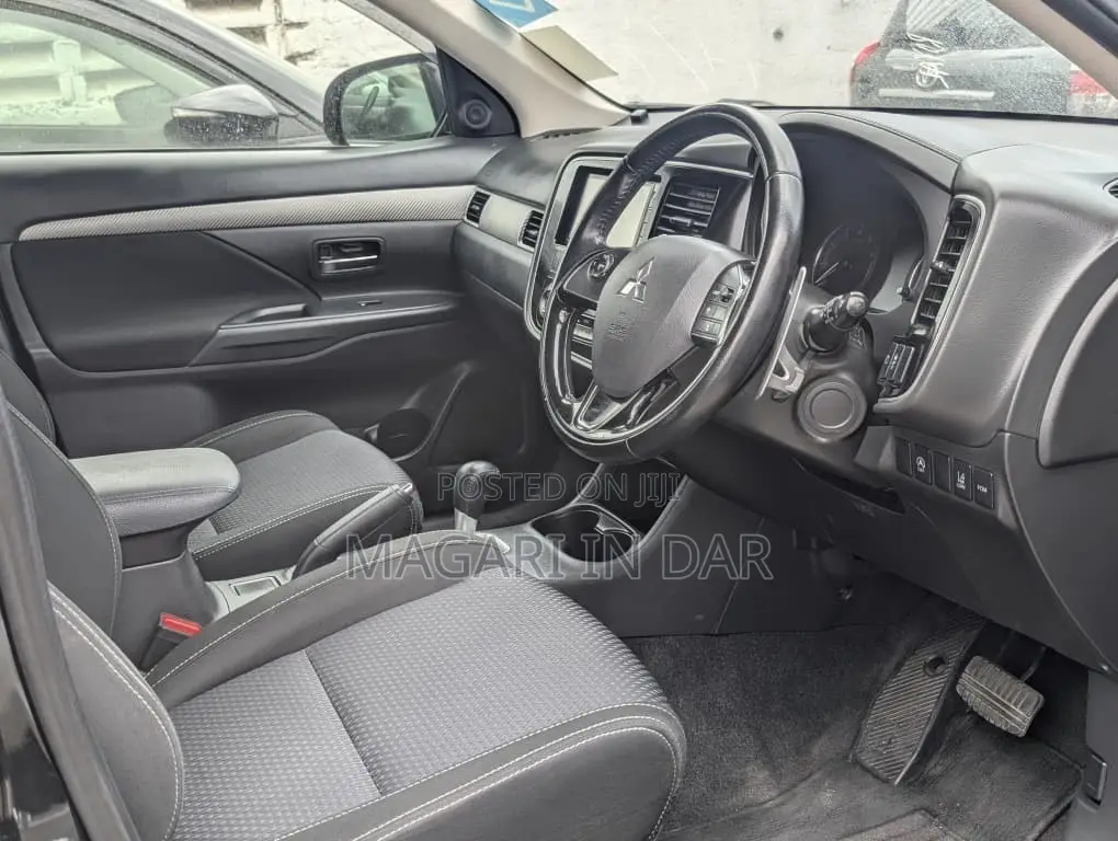 Mitsubishi Outlander 2015 Black
