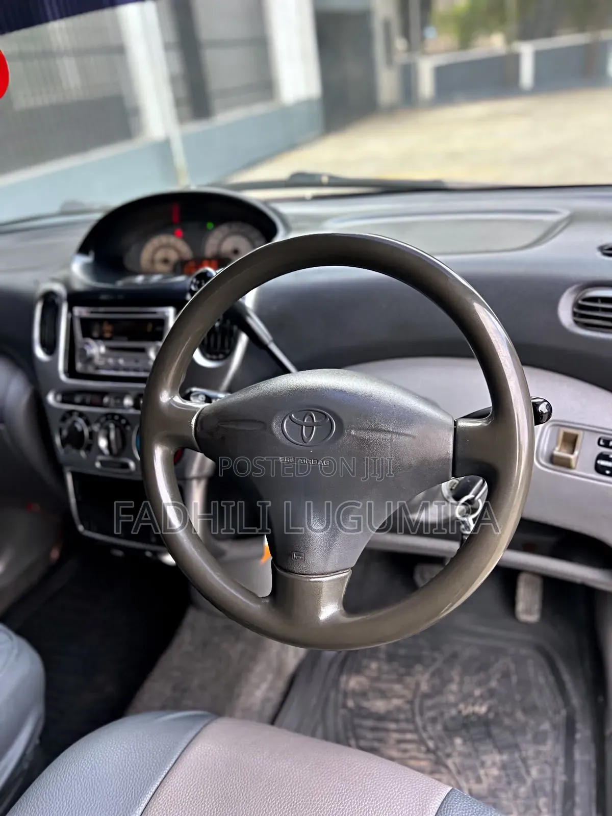 Toyota Fun Cargo 2004 Black