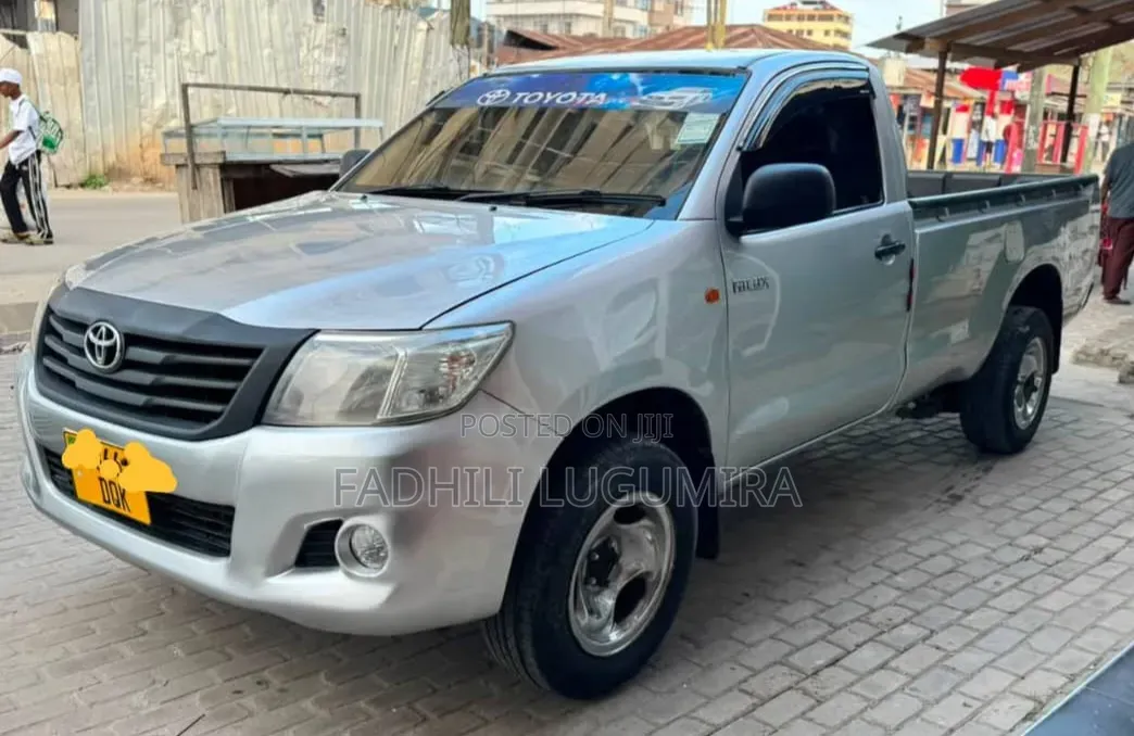 Toyota Hilux 2011 Silver