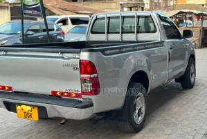Toyota Hilux 2011 Silver