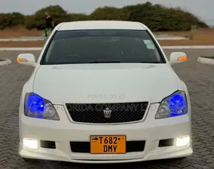 Toyota Crown 2006 White