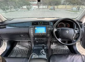 Toyota Crown 2006 White