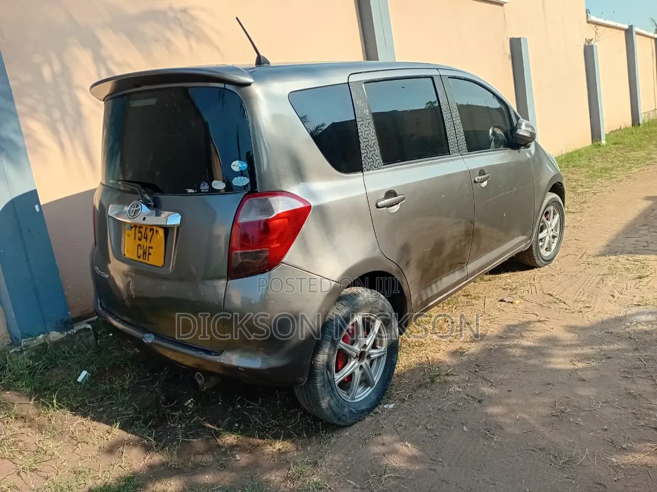 Toyota Ractis 2005 Gray