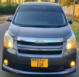 Toyota Noah 2008 Gray