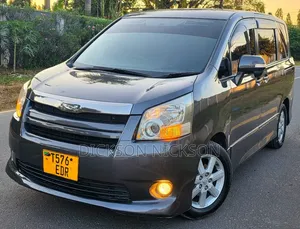 Toyota Noah 2008 Gray