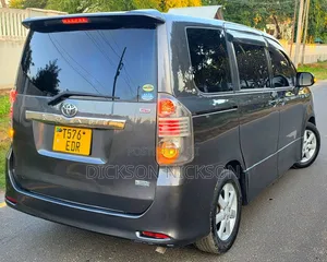 Toyota Noah 2008 Gray