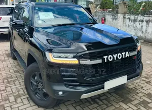 Toyota Land Cruiser LC300 2025 Black