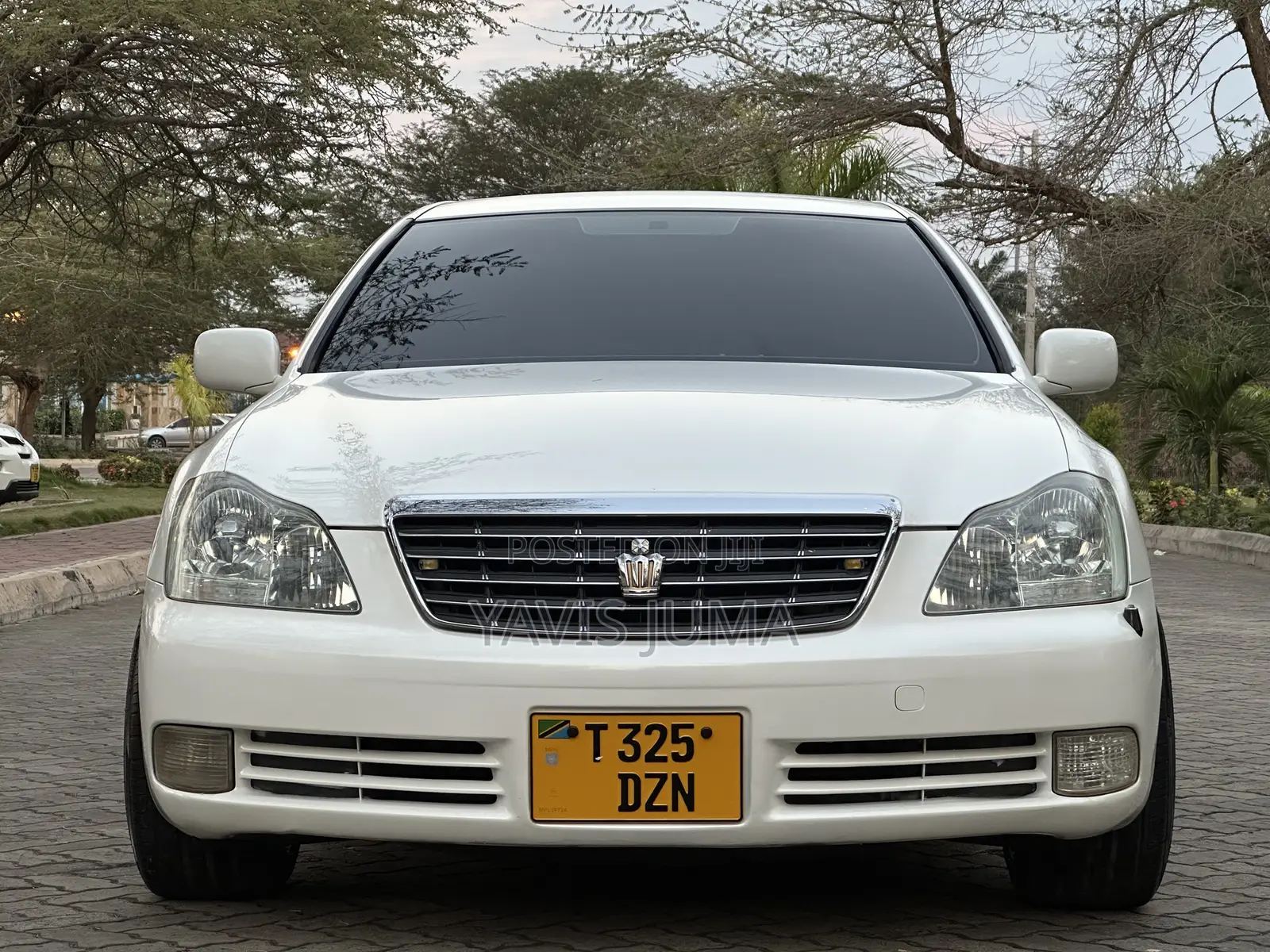 Toyota Crown Royale 2005 White