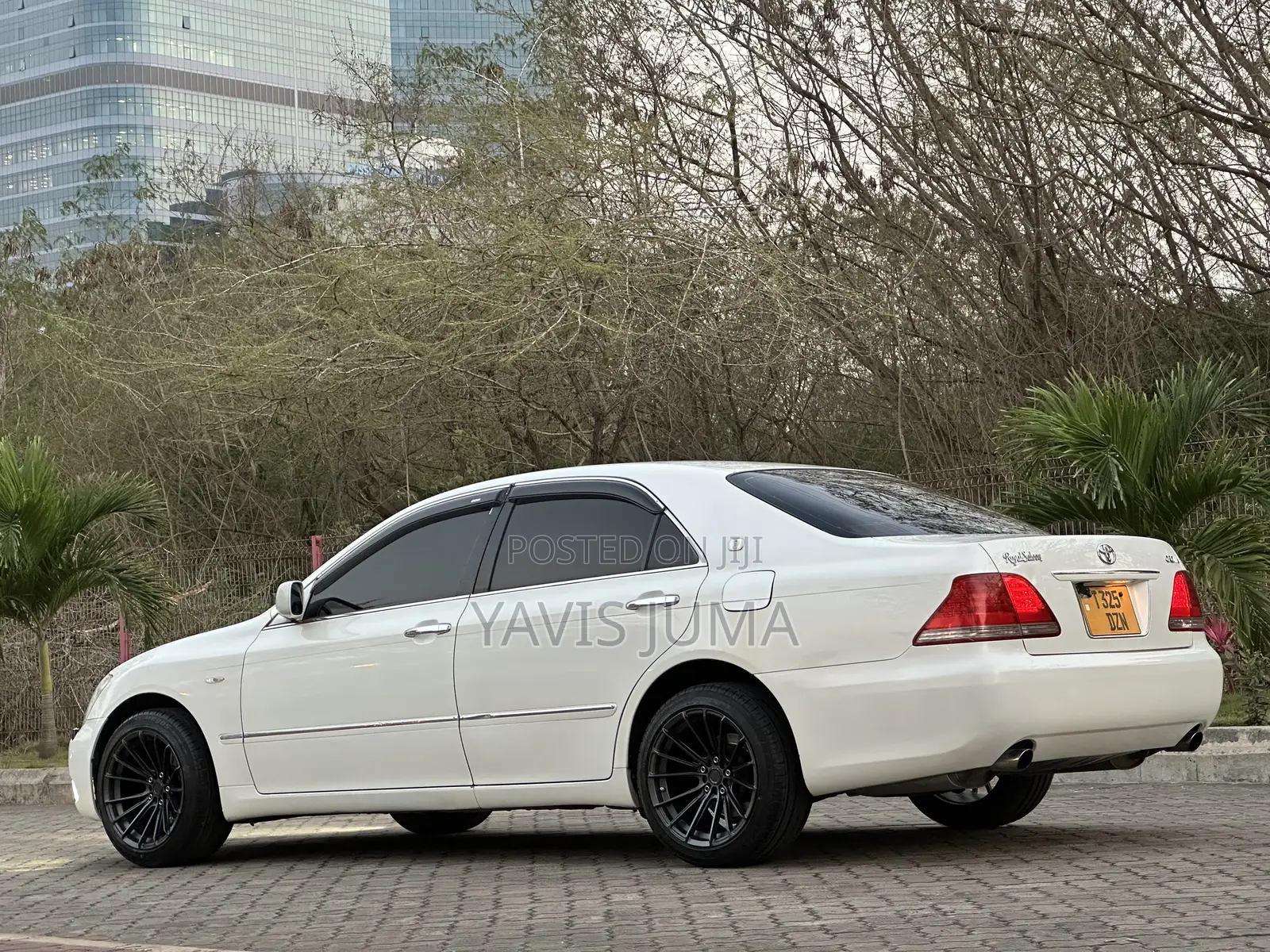 Toyota Crown Royale 2005 White