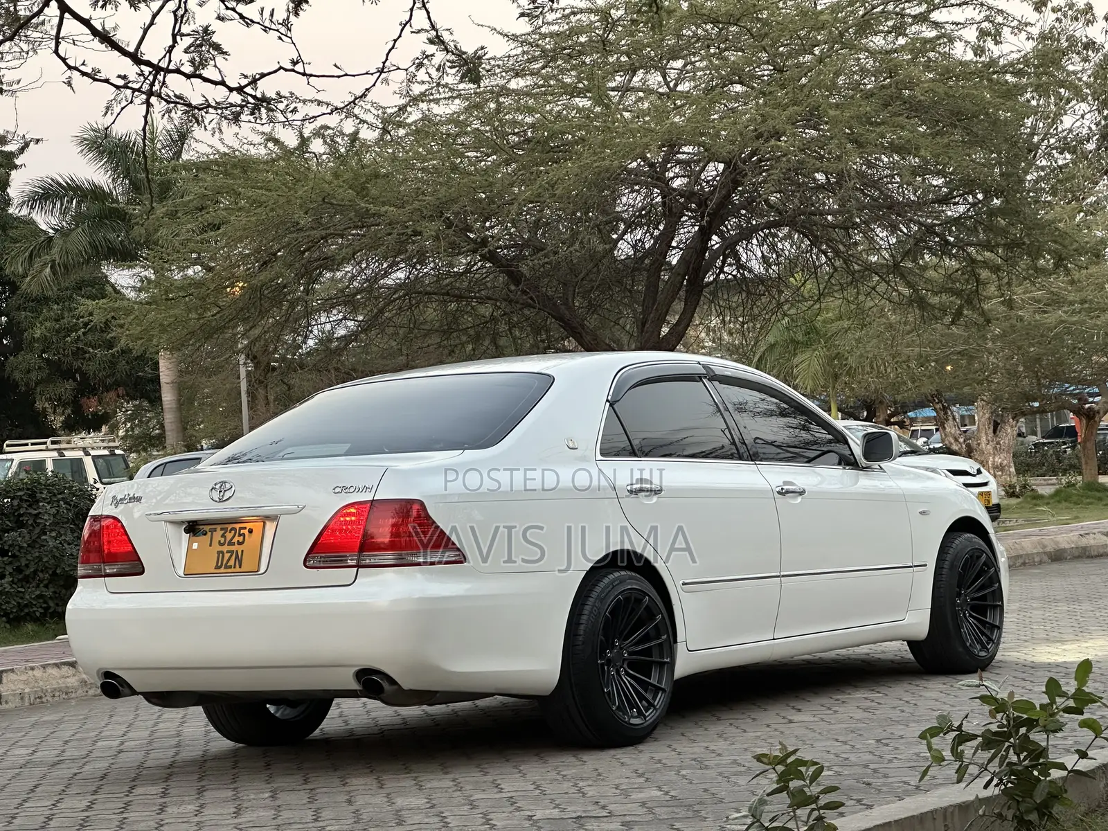 Toyota Crown Royale 2005 White