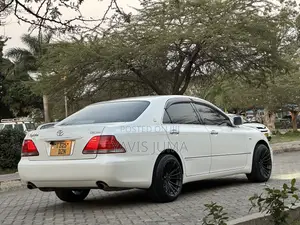 Toyota Crown Royale 2005 White