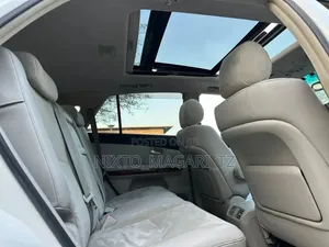 Toyota Land Cruiser LC300 2023 Off white