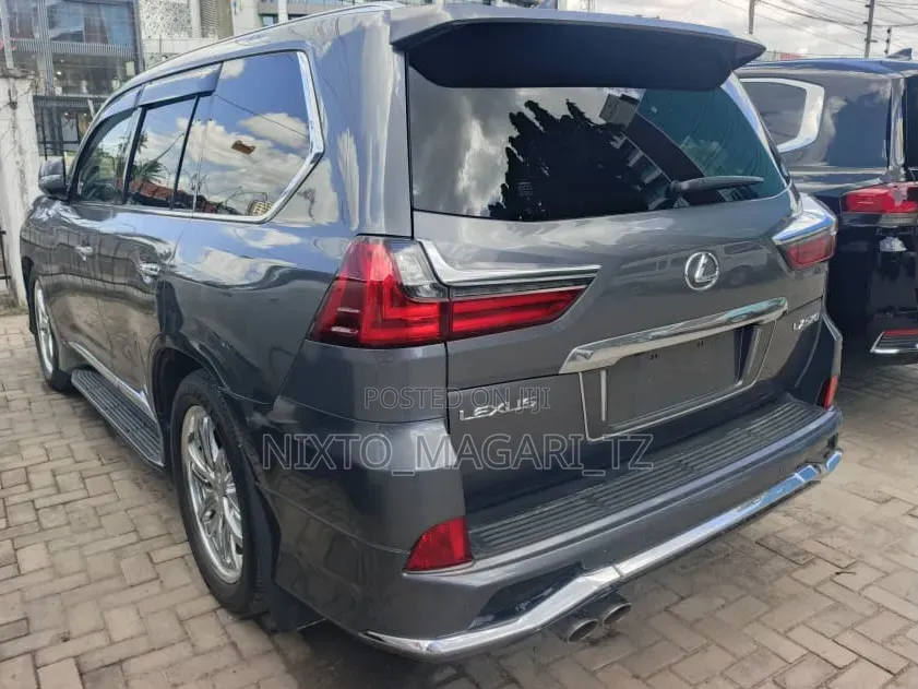 Lexus LX 2018 Gray