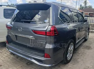 Lexus LX 2018 Gray
