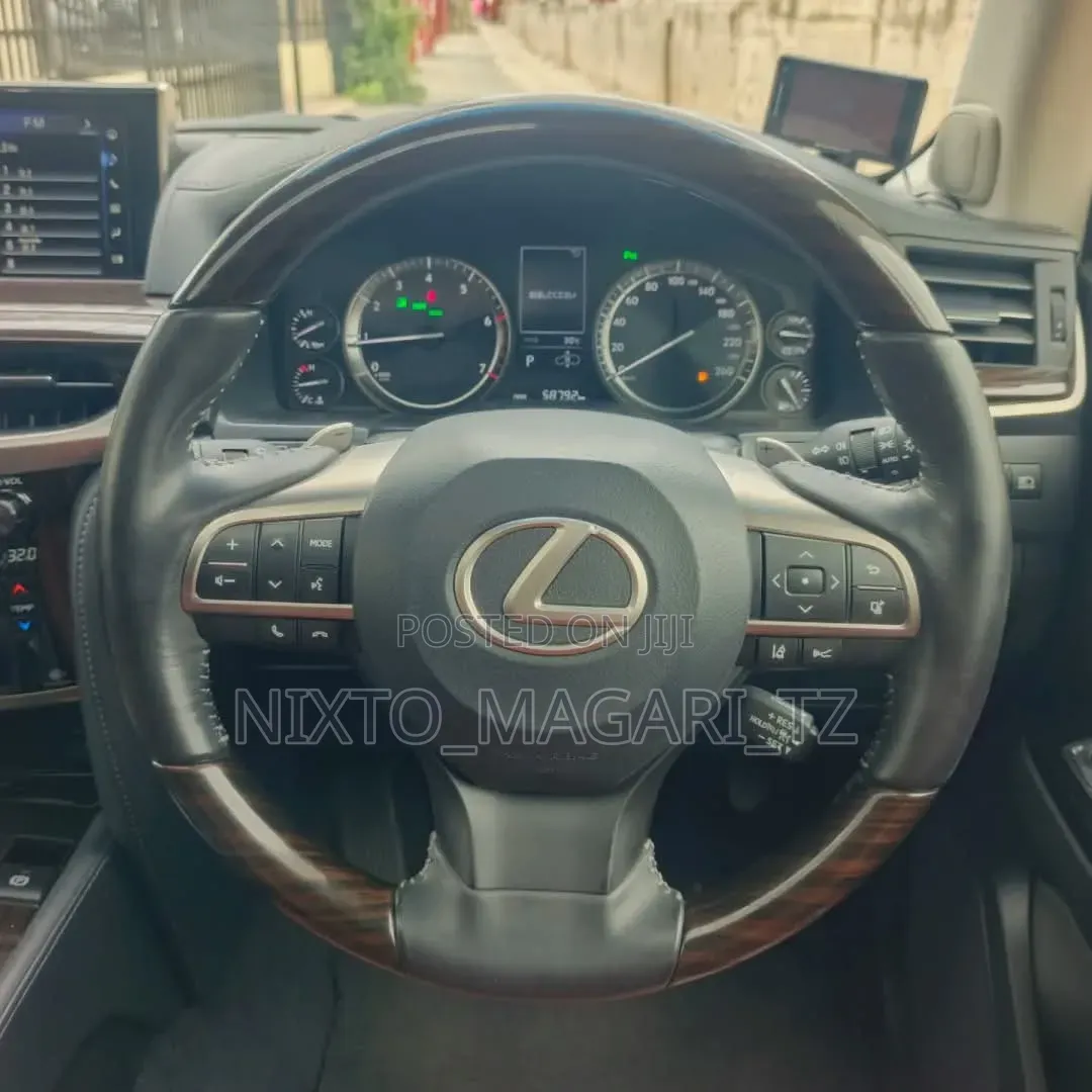 Lexus LX 2018 Gray