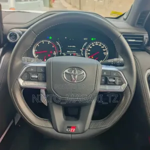 Toyota Land Cruiser 2024 White