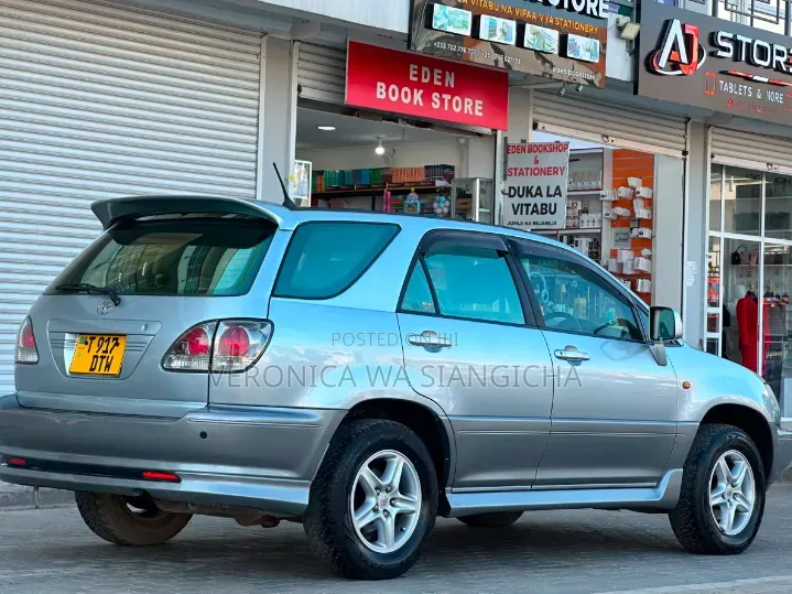 Toyota Harrier 2001 Silver