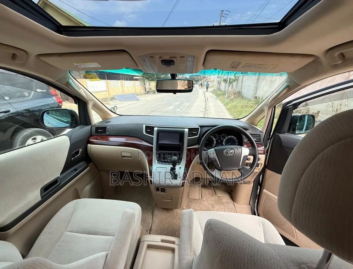Toyota Alphard 2009 Silver