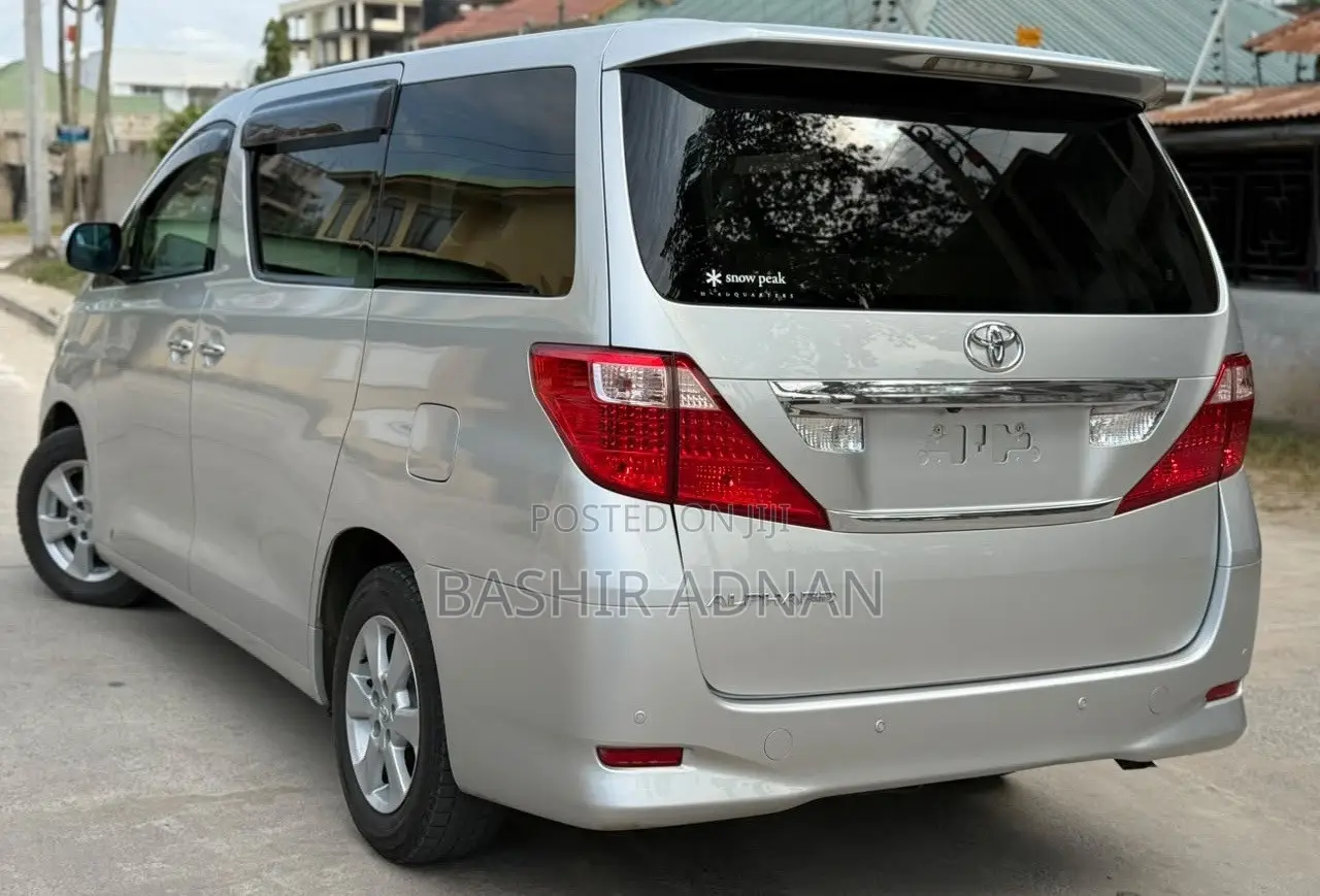 Toyota Alphard 2009 Silver
