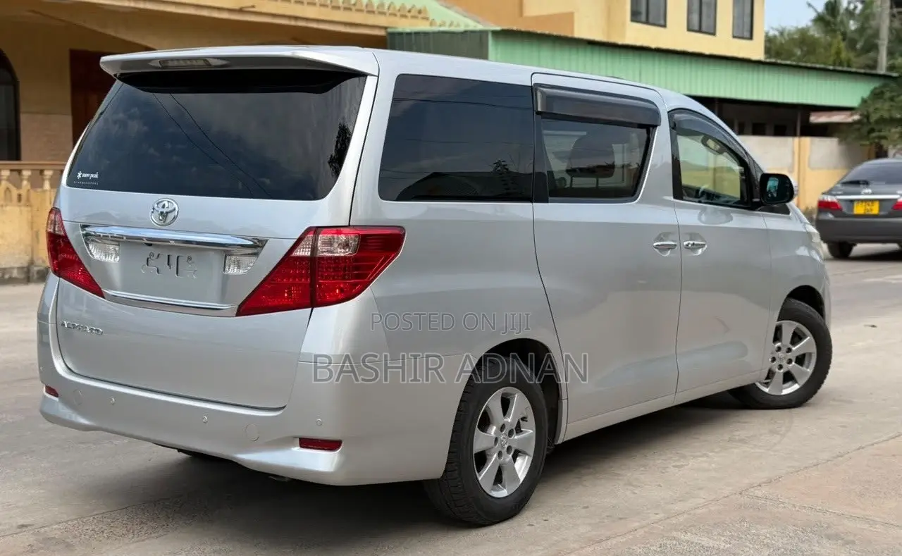 Toyota Alphard 2009 Silver